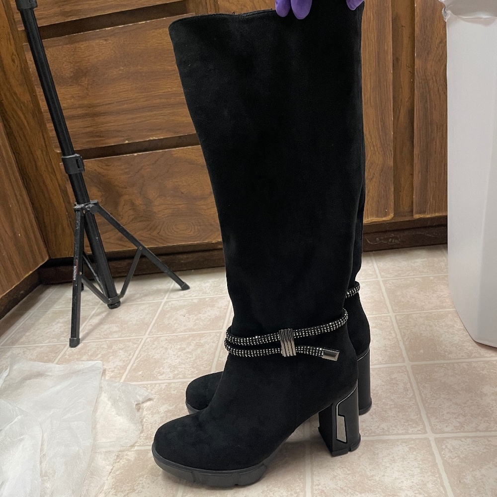 Super comfortable, sexy, black high heel boots